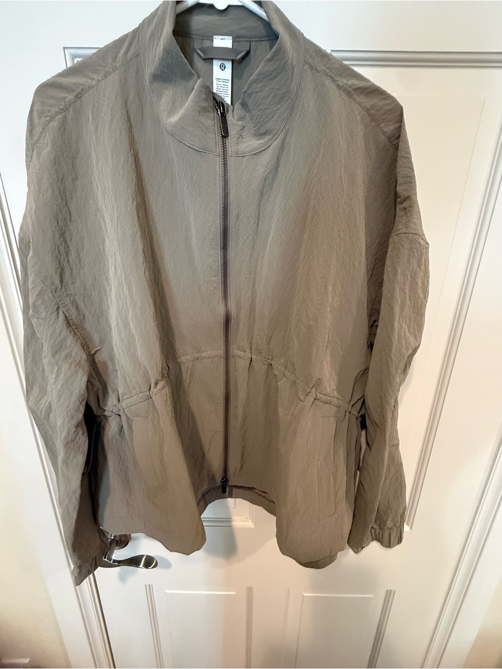 NWT lululemon Crinkle Nylon Cinchable Jacket XL Warm Ash Gray